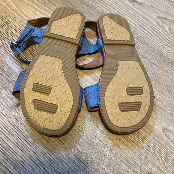 Michael Kors Elise Girls Sandals - NWOT - Picture 5 of 9